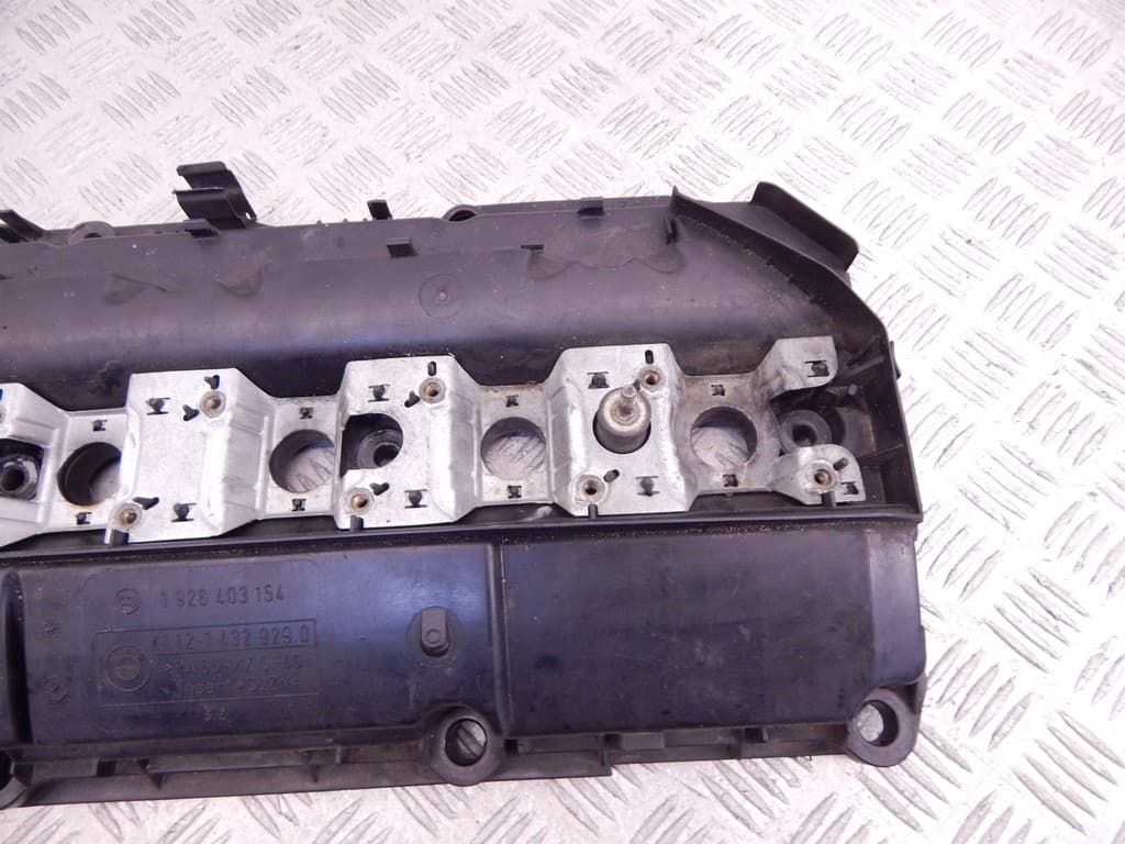 Клапанная крышка к BMW 3 E46 (97-03)