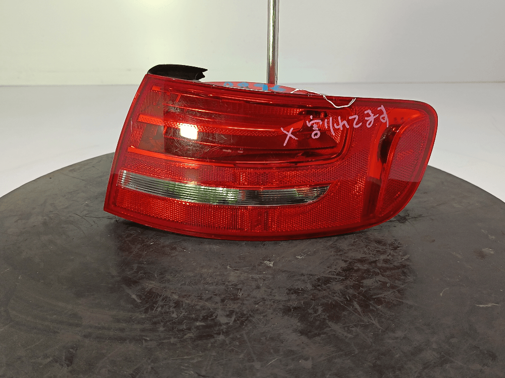 Фонарь задний правый к Audi A4 B8/8K (07-11)