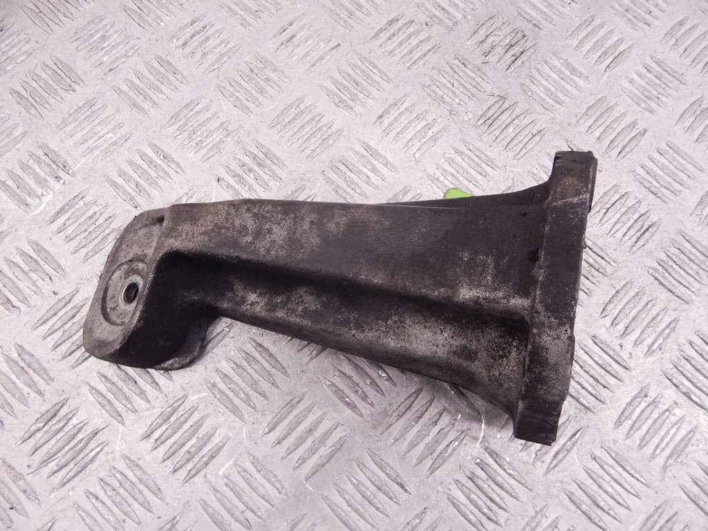 Кронштейн двигателя к BMW X5 E53 (99-03)