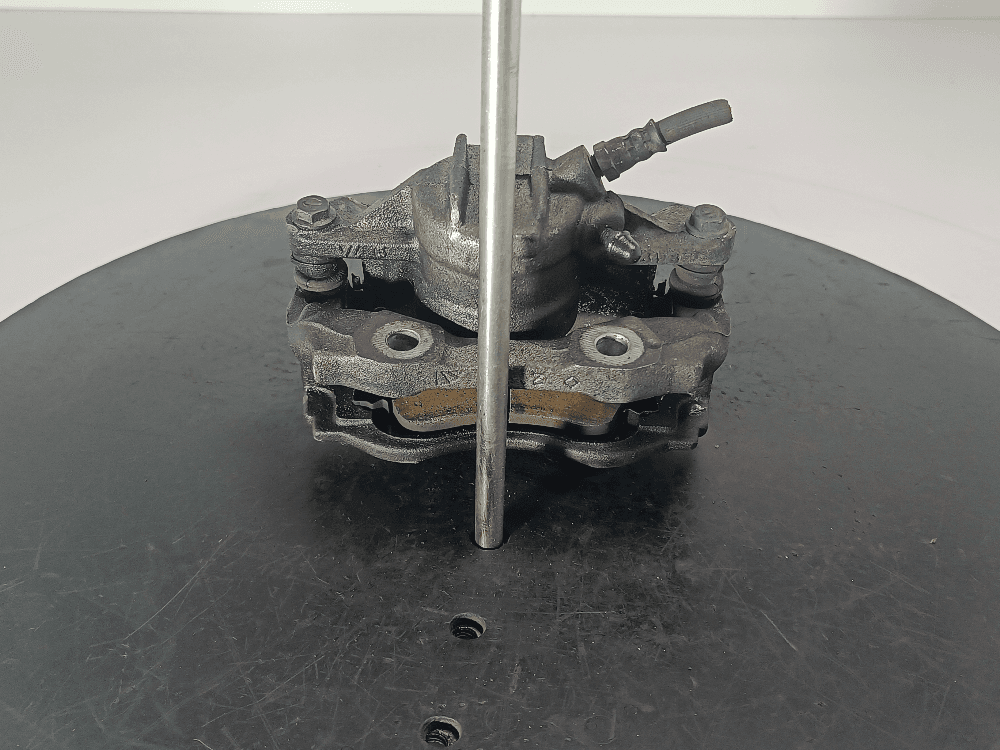 Суппорт передний правый к Citroen C3 2 (09-13)