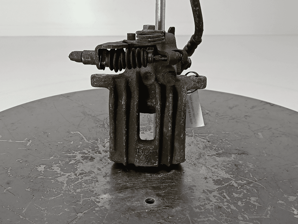 Суппорт задний правый к Audi A4 B7 (04-09)