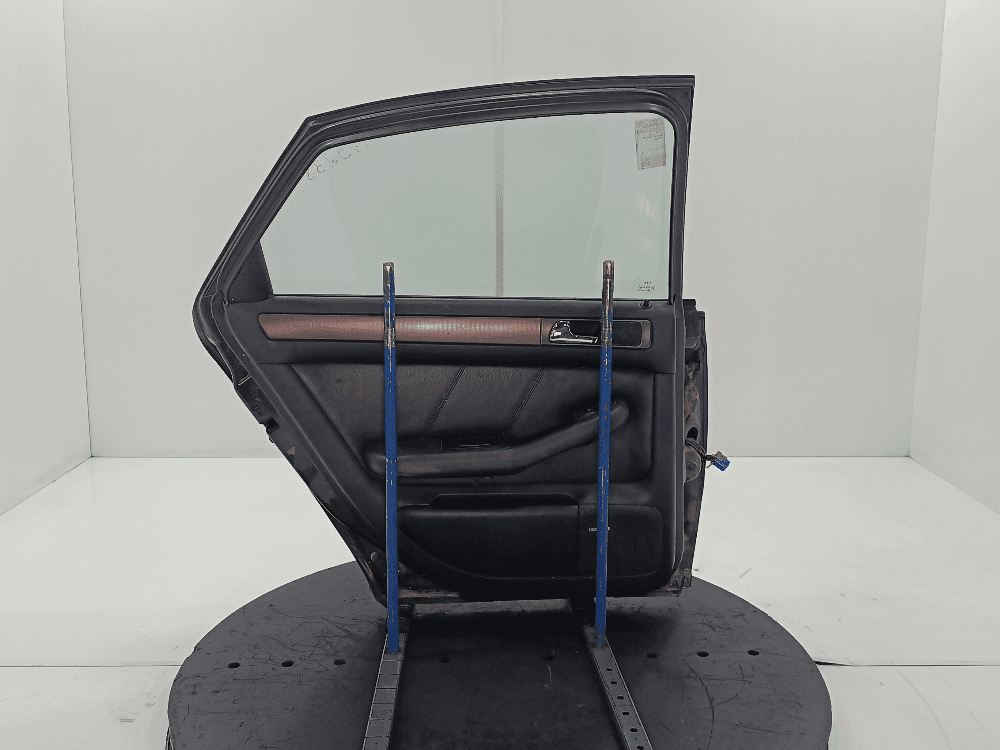 Дверь задняя левая к Audi A6 C5/4B (97-01)