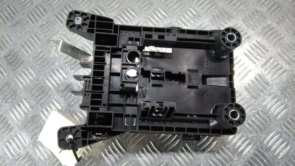 Короб предохранителей к Jeep Grand Cherokee WL (21-24)