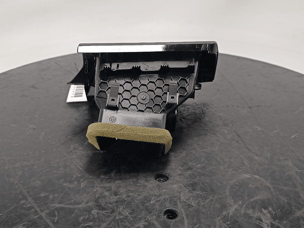 Дефлектор обдува салона к Volkswagen Touareg 3 (18-24)