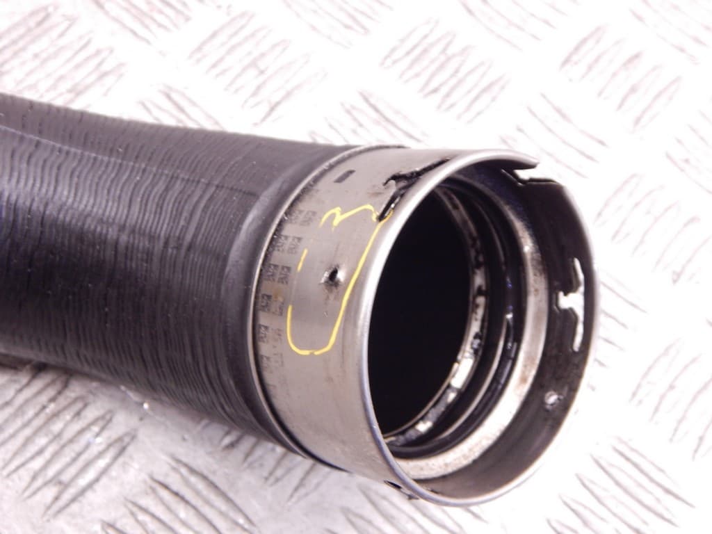 Патрубок интеркулера к BMW 6 E63/E64 (03-07)