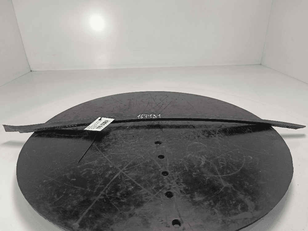 Молдинг стекла лобового к Volkswagen Touareg 3 (18-24)