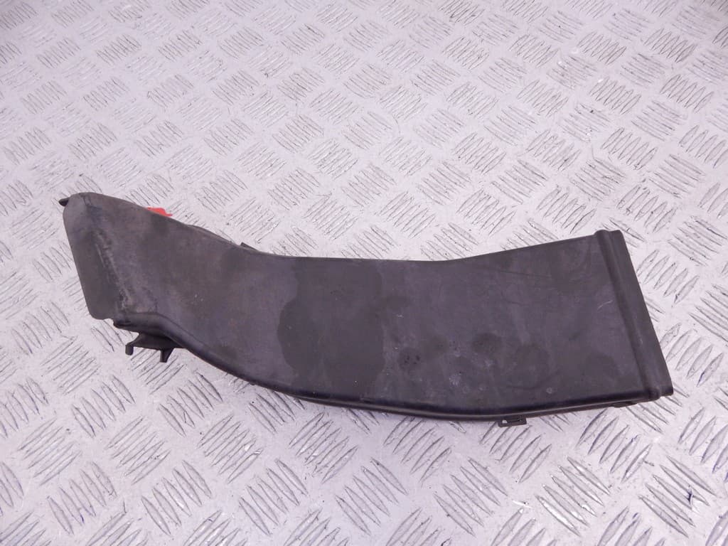 Воздуховод тормозной правый к BMW 5 E39 Рестайлинг (00-04)
