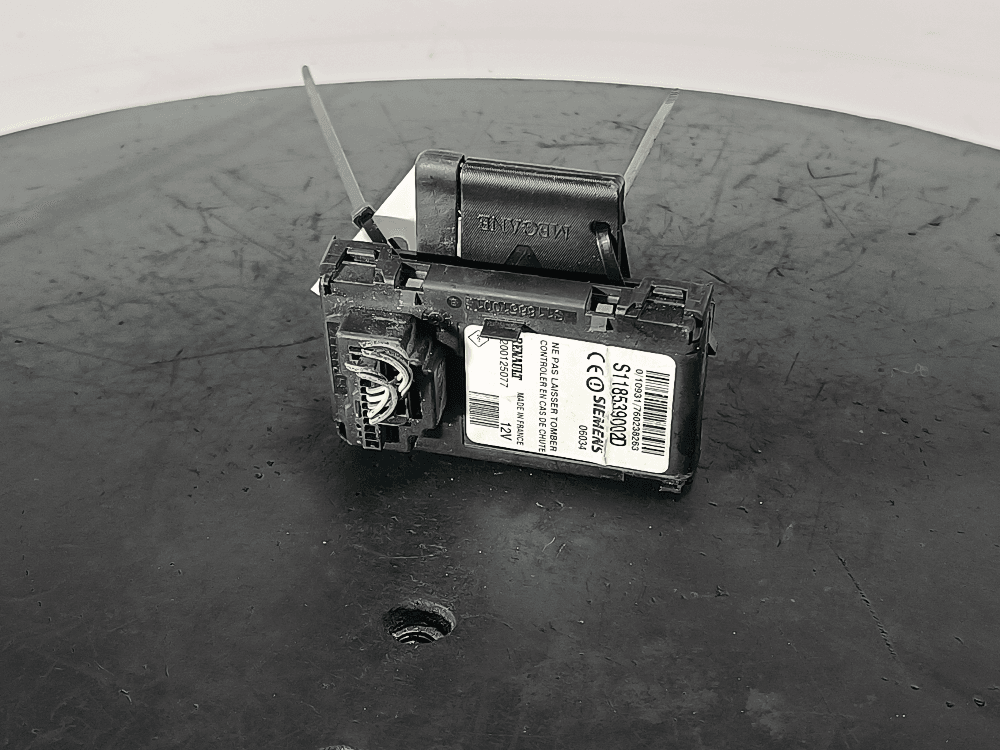 Замок зажигания к Renault Scenic 2 (03-06)