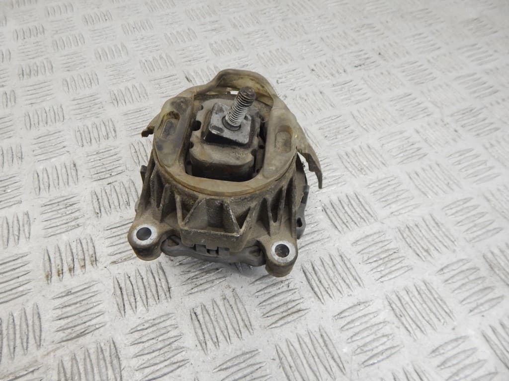 Подушка крепления двигателя к BMW X3 F25 (10-14)