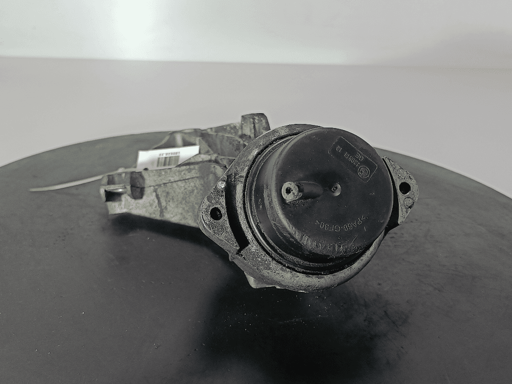 Кронштейн двигателя к BMW 3 E90/E91/E92/E93 (05-10)
