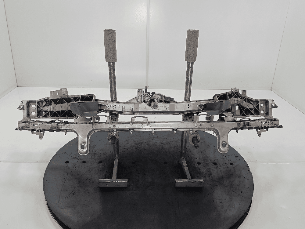 Передняя панель крепления облицовки (телевизор) к Ford C-Max 1 (03-07)