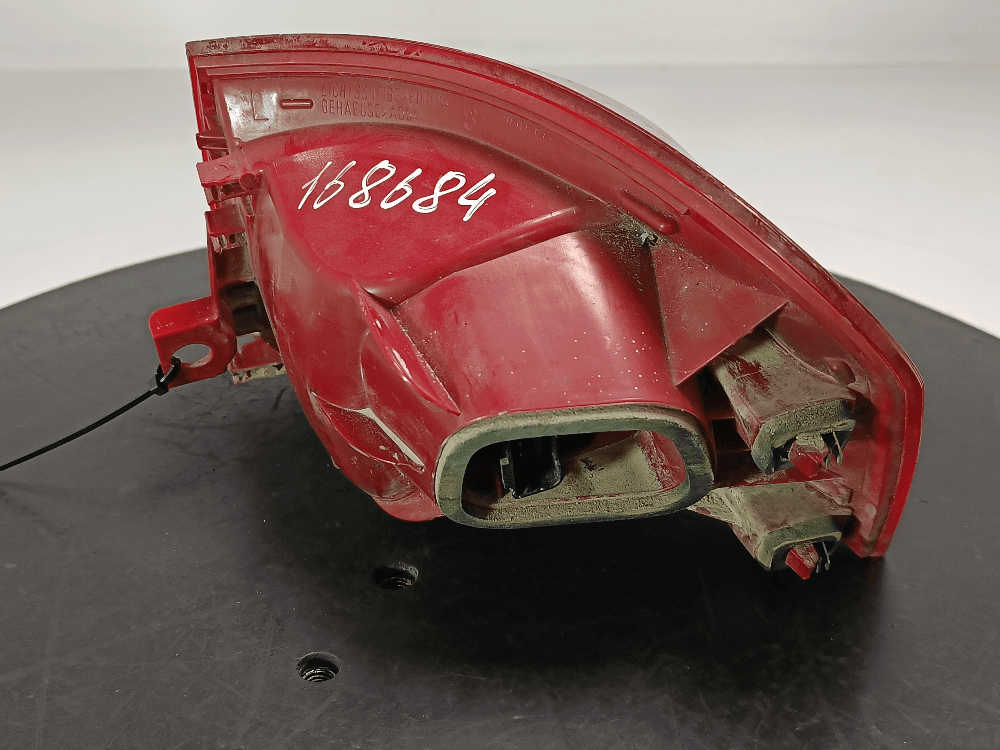 Фонарь задний левый к Volkswagen Passat B6 (05-10)