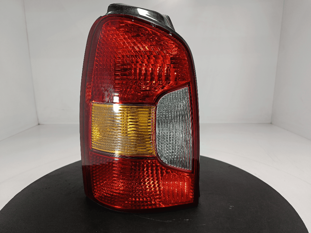 Фонарь задний левый к Hyundai Trajet (00-04)