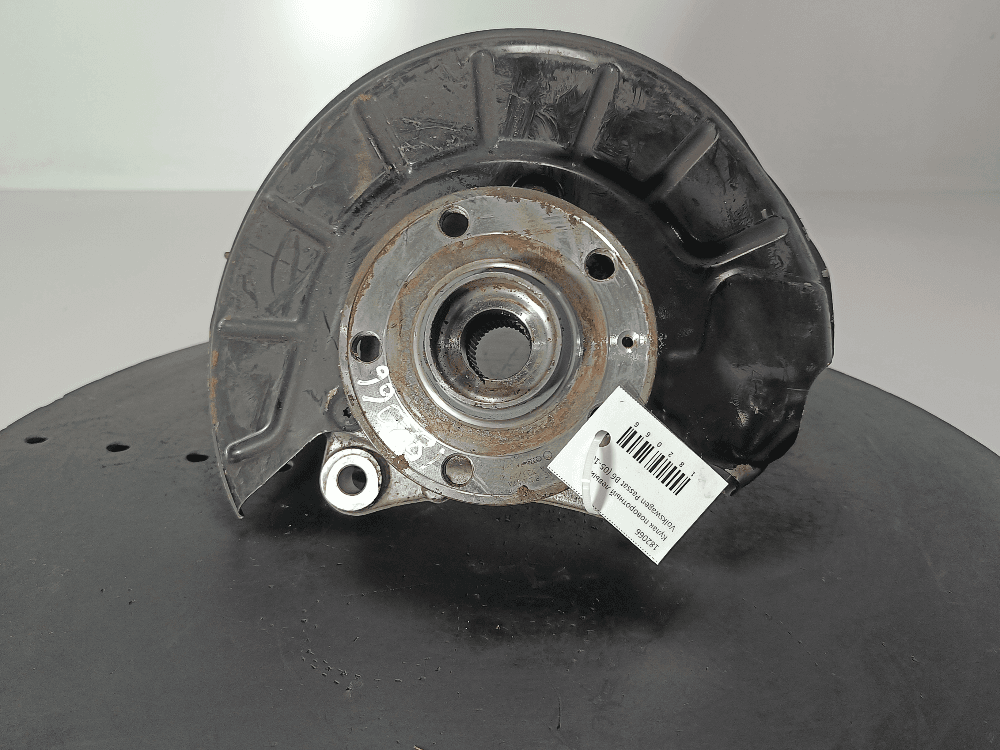 Кулак поворотный левый к Volkswagen Passat B6 (05-10)