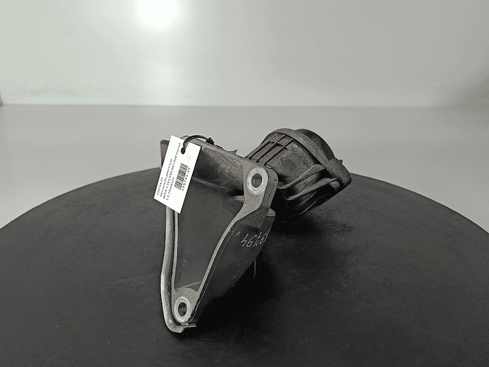 Кронштейн двигателя к BMW 1 E81/E82/E87/E88 Рестайлинг (07-11)