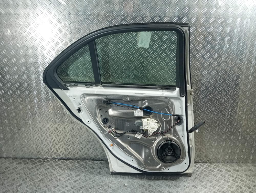 Дверь задняя левая к Mercedes C Class W204/S204/C204 (07-12)