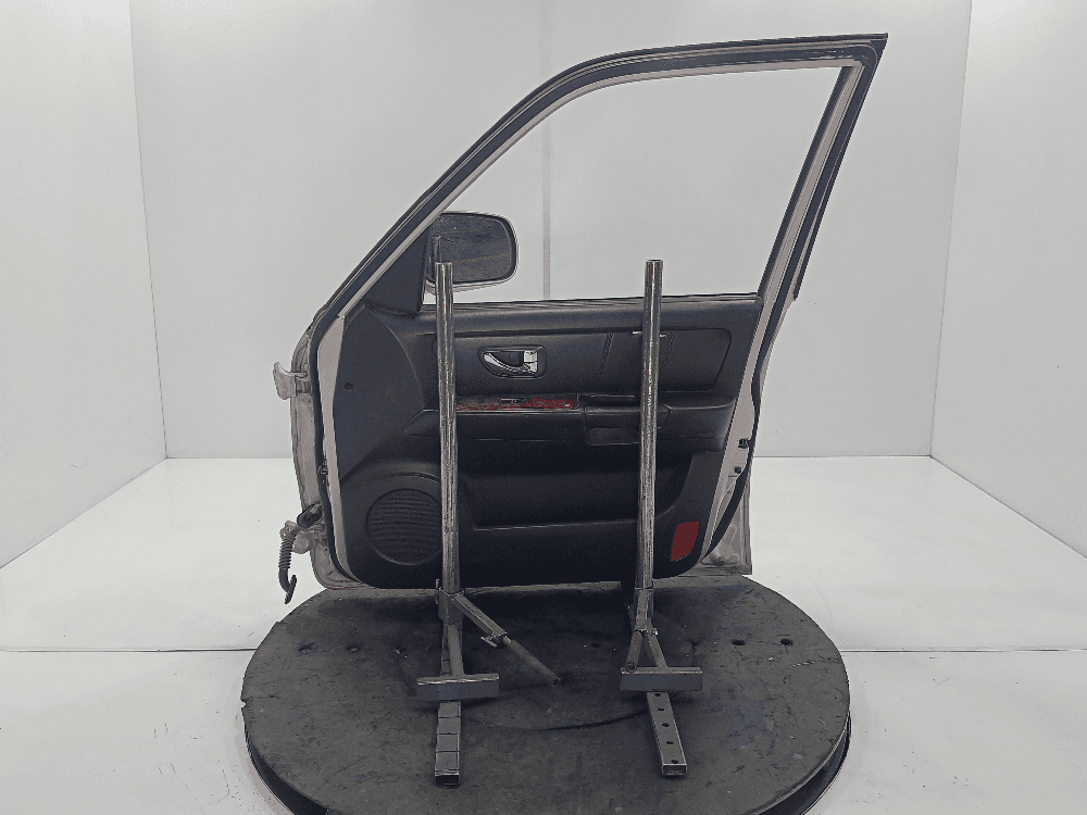 Дверь передняя правая к Hyundai Terracan (01-04)