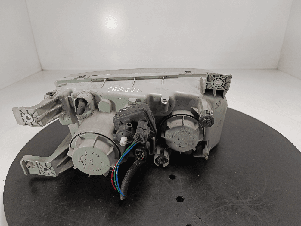 Фара левая к Hyundai Trajet (00-04)