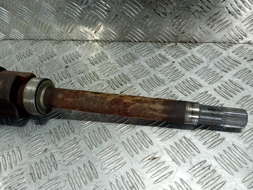 Полуось передняя левая (приводной вал, ШРУС) к Nissan  Serena C25 (05-12)