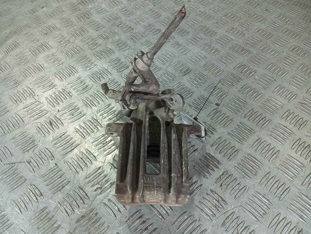 Суппорт задний правый к Volkswagen Golf 5 (03-09)