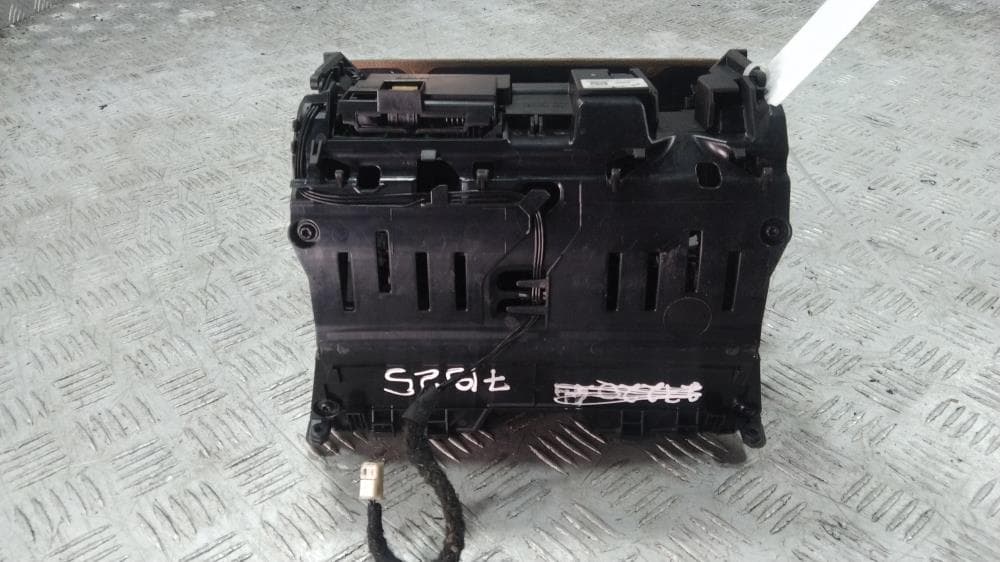 Монитор к Mercedes C Class W204/S204/C204 (07-12)