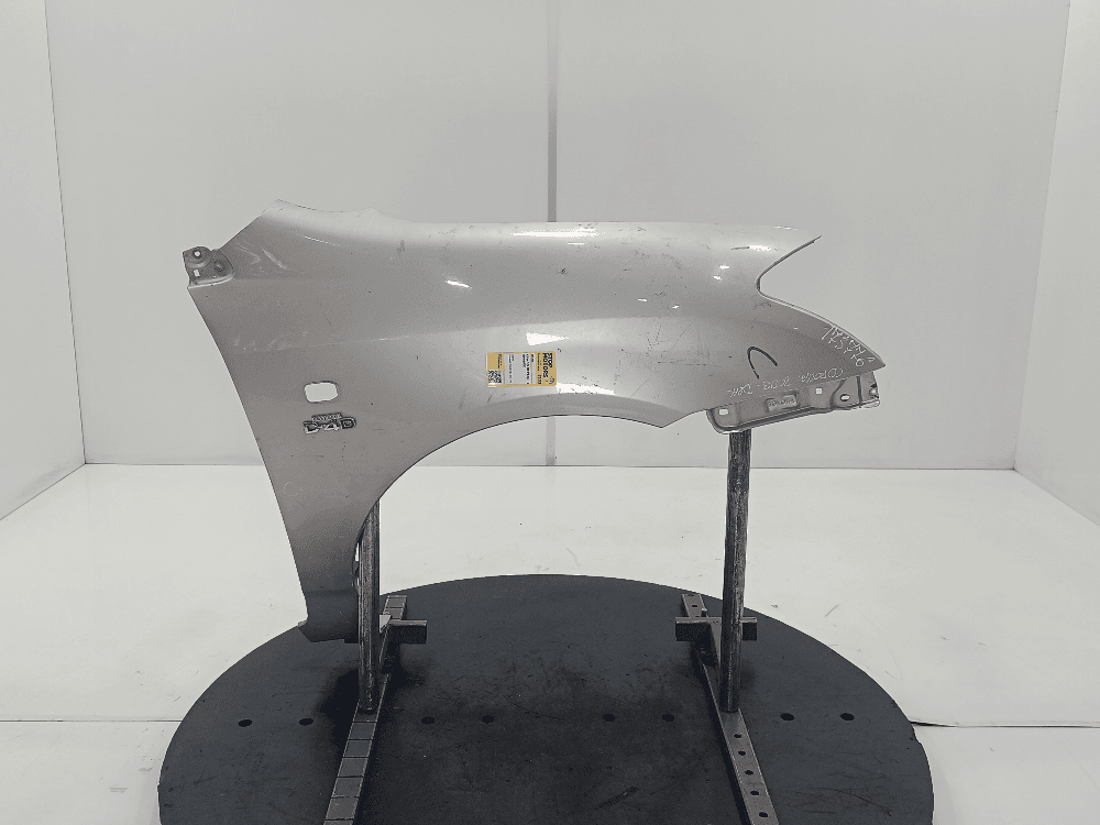 Крыло переднее правое к Toyota Corolla E120/E130 (02-04)