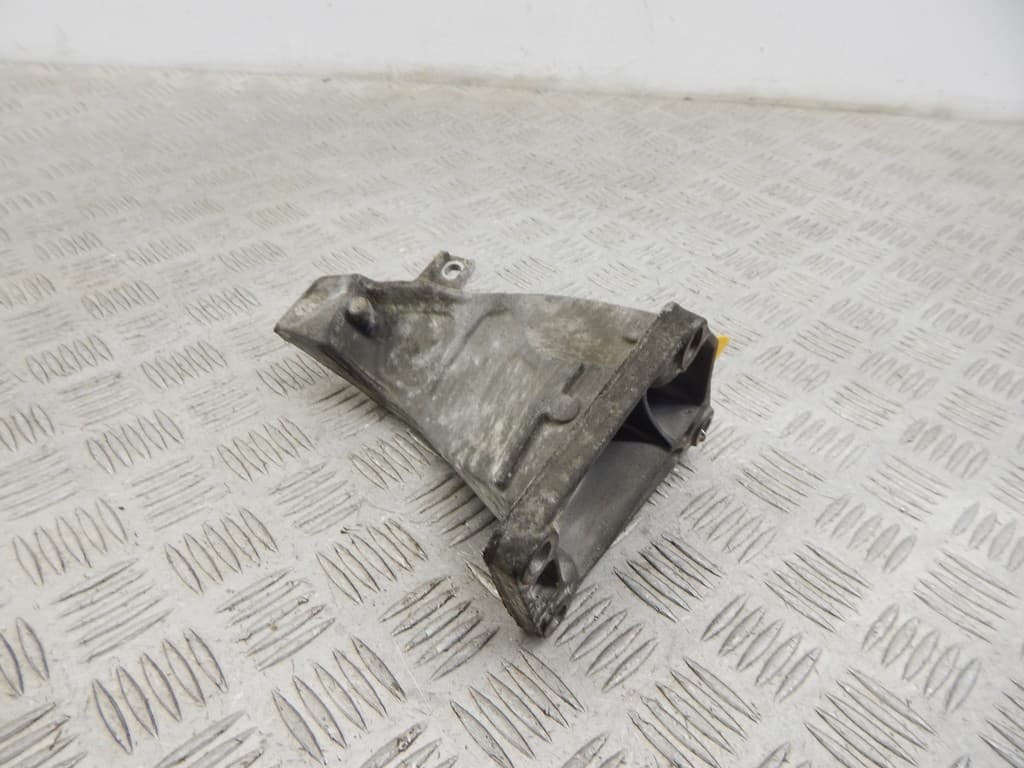 Кронштейн двигателя к BMW 3 E46 (97-03)