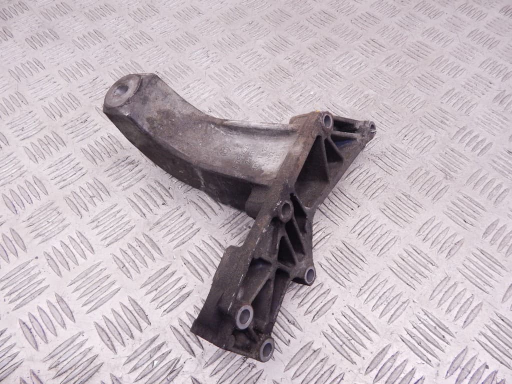 Кронштейн двигателя к BMW 3 E46 (97-03)