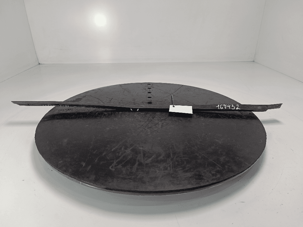 Молдинг стекла лобового к Volkswagen Touareg 3 (18-24)