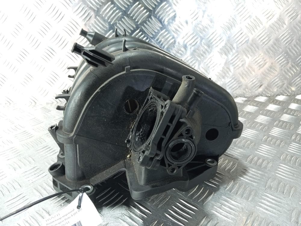 Коллектор впускной к Volkswagen Polo 4 (01-05)