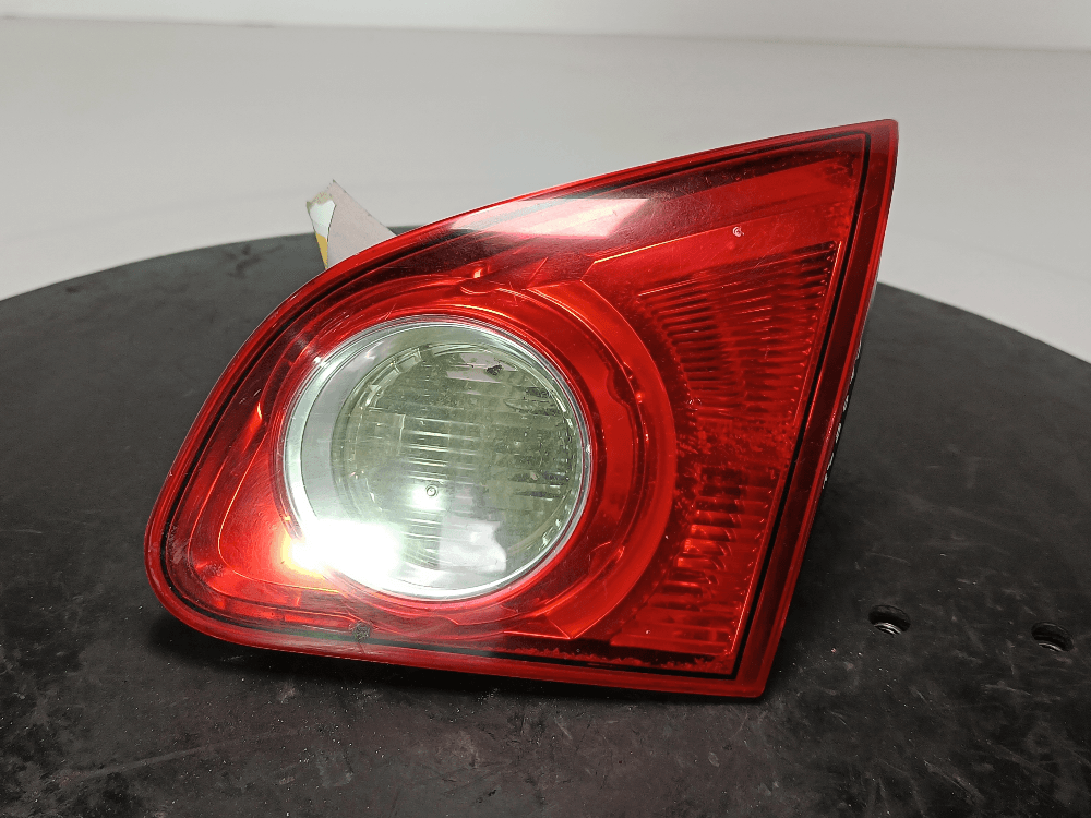 Фонарь крышки багажника правый к Nissan  Qashqai 1 (07-10)