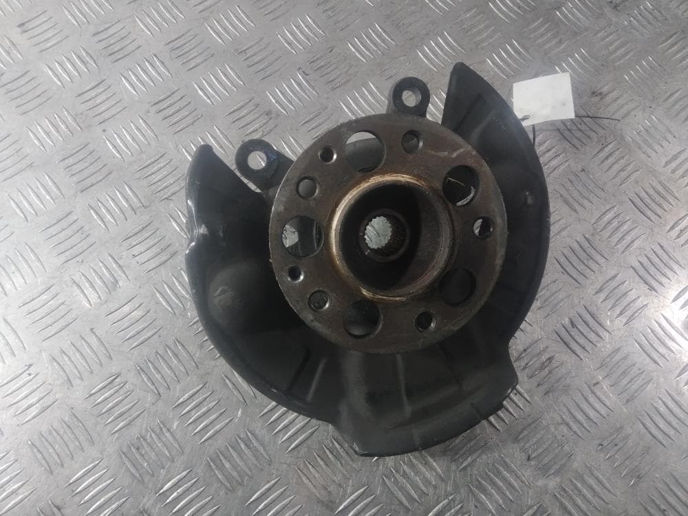 Кулак поворотный левый к Mercedes A Class W168 Рестайлинг (01-04)