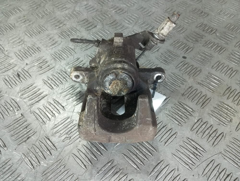 Суппорт задний правый к Citroen C4 1 (04-08)