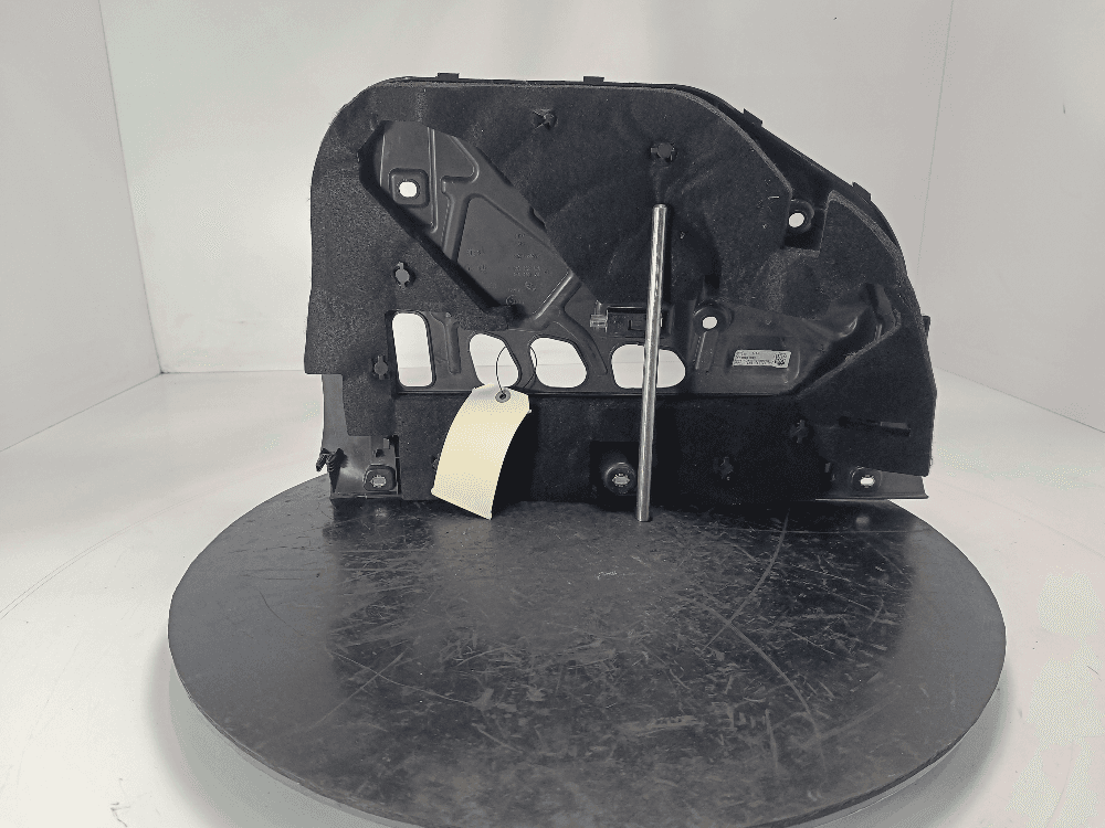 Накладка декоративная на торпедо к Volkswagen Touareg 3 (18-24)