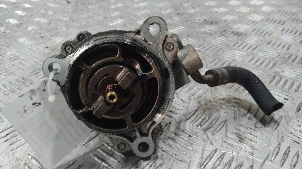 Насос вакуумный к Mazda 6 1 (02-05)
