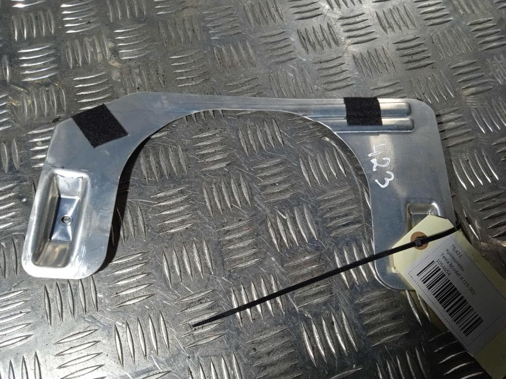 Кронштейн к Tesla Model X (15-21)