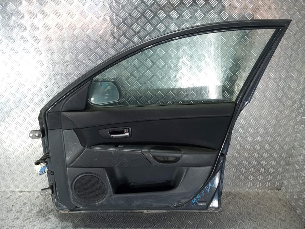 Дверь передняя правая к Mazda 3 BK (03-06)