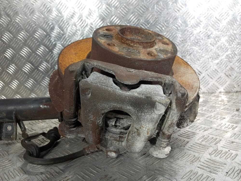 Стойка передняя правая к BMW 1 E81/E82/E87/E88 (04-07)