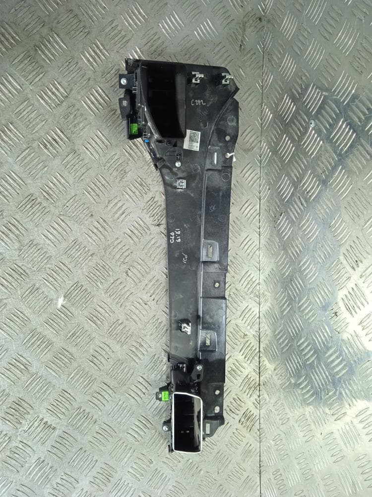 Накладка декоративная на торпедо к Tesla Model X (15-21)