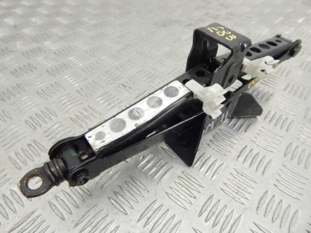 Домкрат к BMW X3 E83 (03-06)