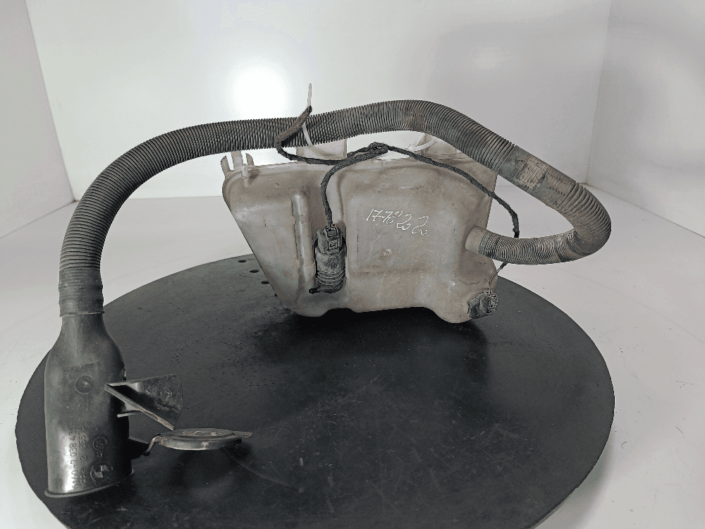 Бачок омывателя к BMW 5 E39 Рестайлинг (00-04)