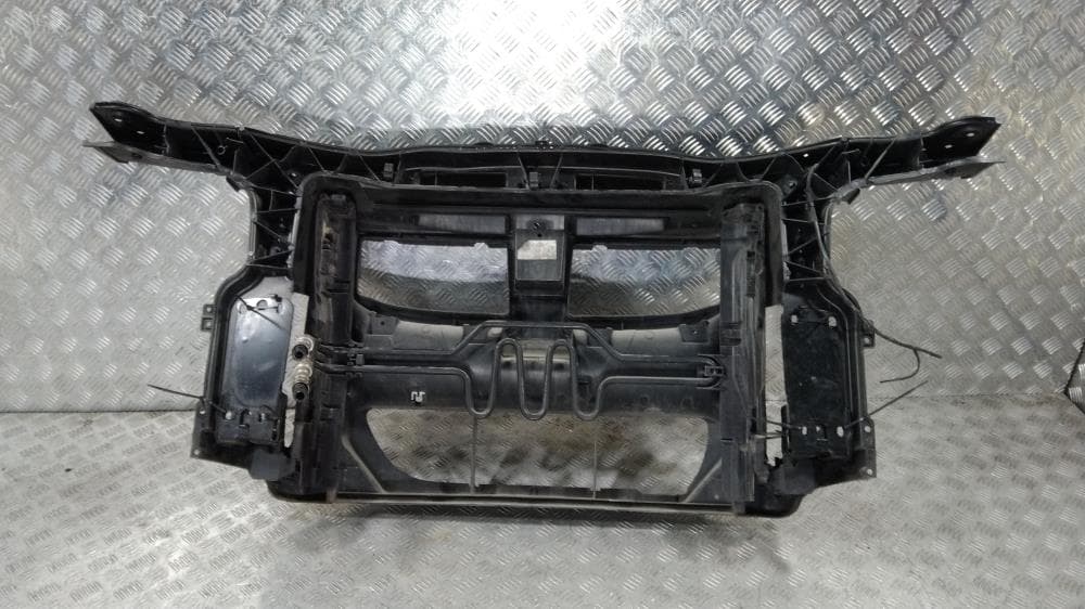 Передняя панель крепления облицовки (телевизор) к BMW 3 E90/E91/E92/E93 (05-10)