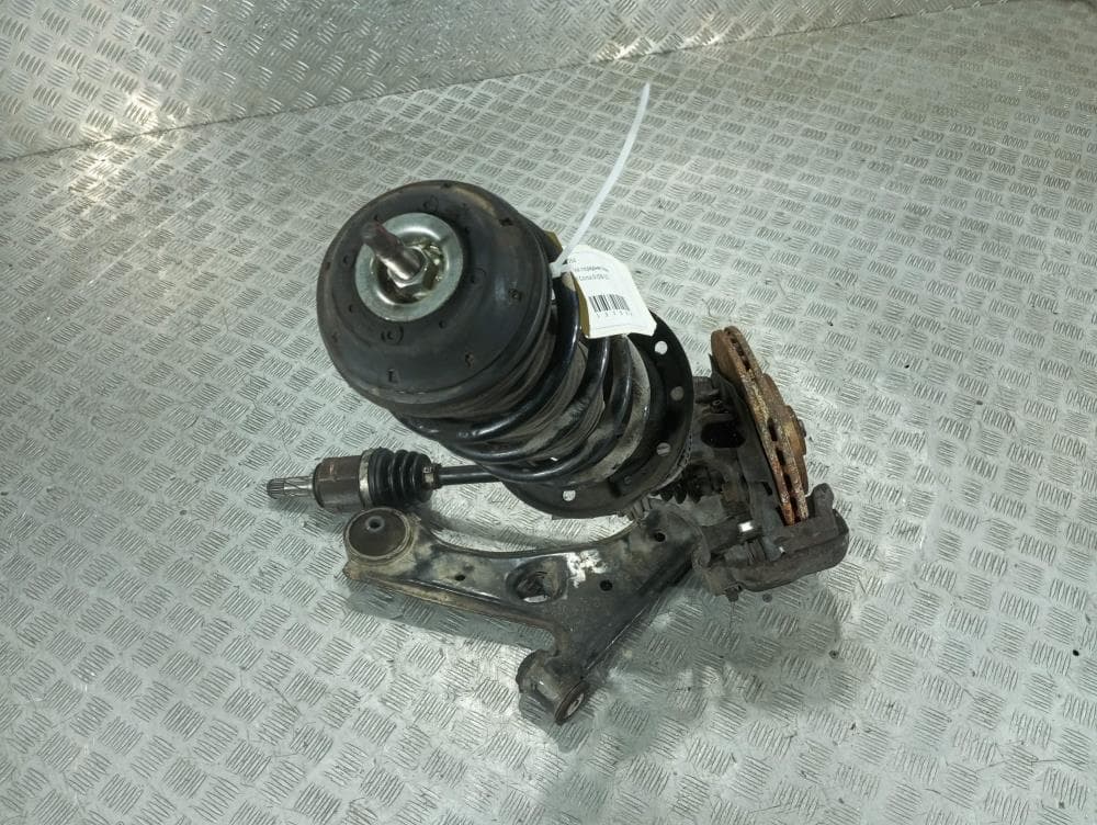 Стойка передняя левая к Opel Corsa D (06-11)