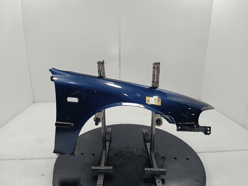 Крыло переднее правое к Honda Accord 5 (93-98)