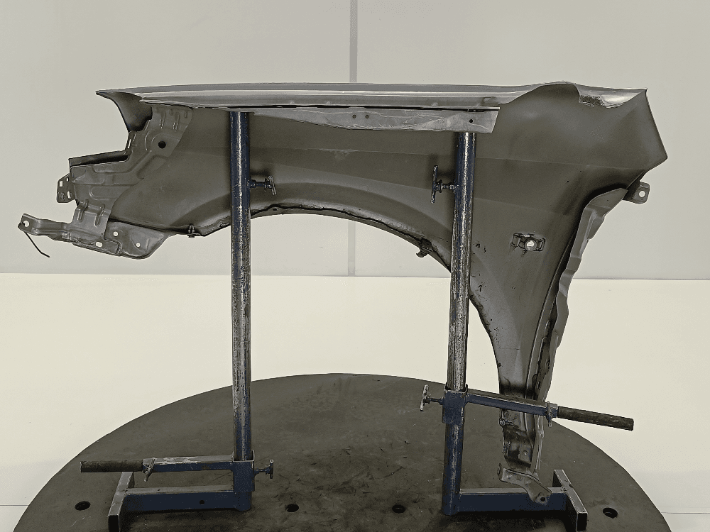 Крыло переднее правое к Nissan  Primera P12 (02-08)