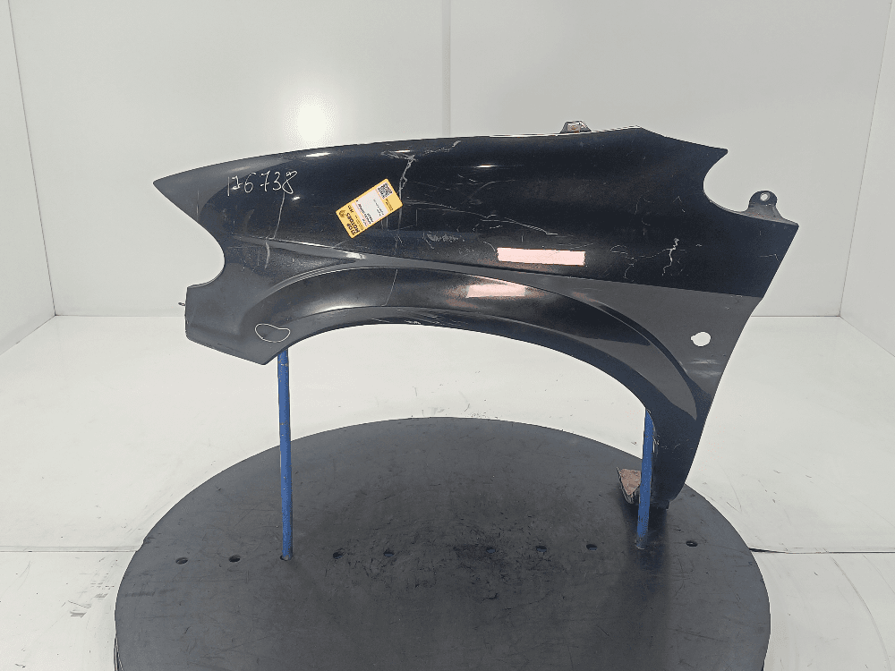 Крыло переднее левое к Chrysler Voyager 4 (01-04)