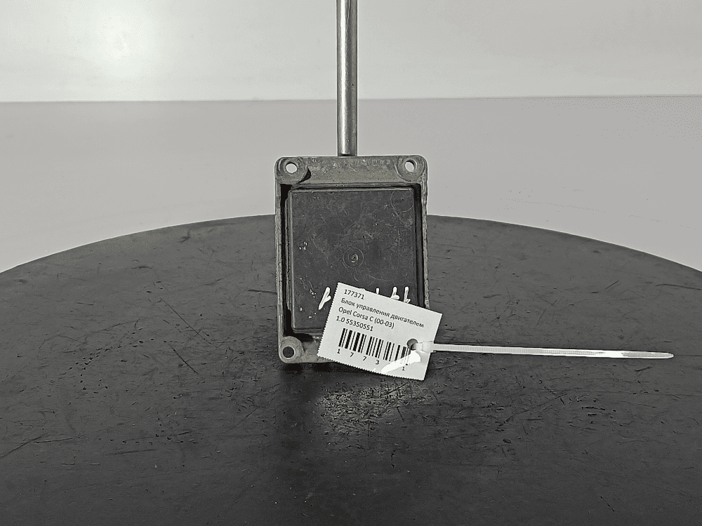 Блок управления двигателем к Opel Corsa C (00-03)