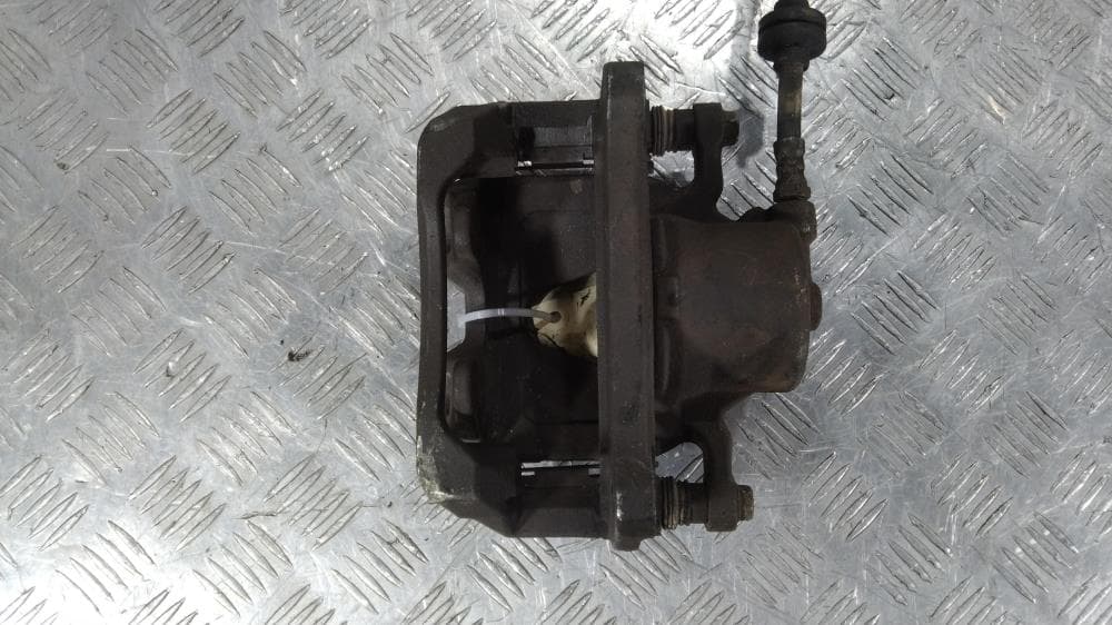 Суппорт передний левый к Fiat 500X (14-18)