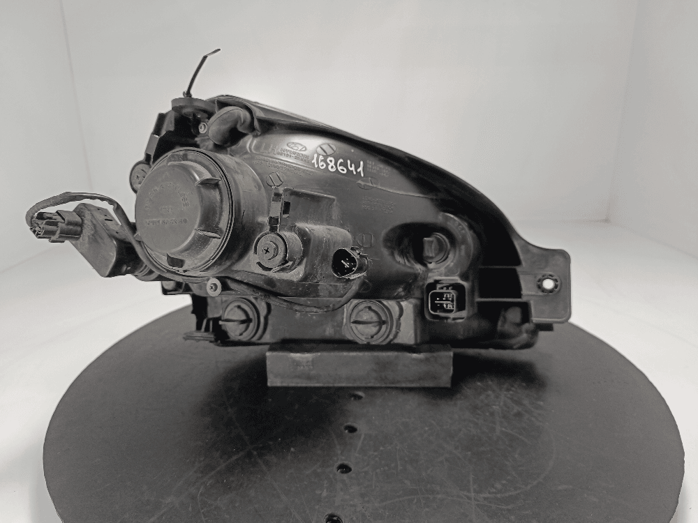 Фара левая к Hyundai Tucson 1 (04-10)