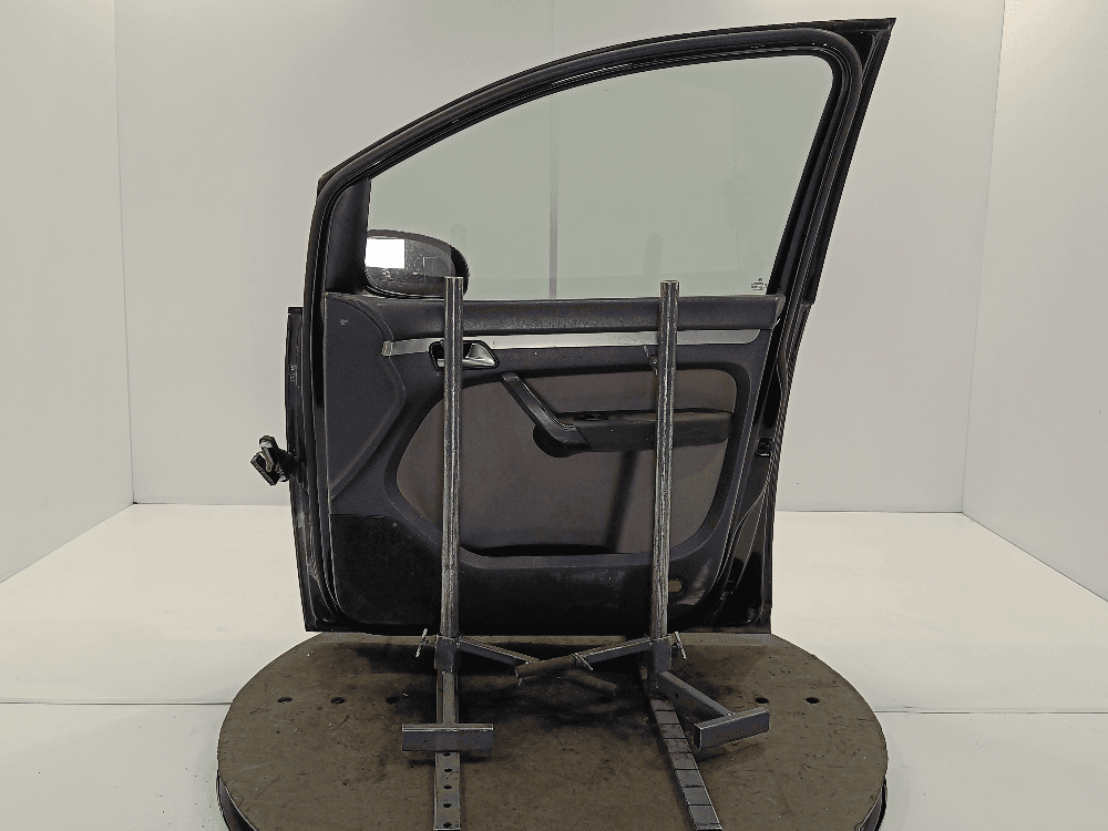 Дверь передняя правая к Volkswagen Touran 1 (03-07)